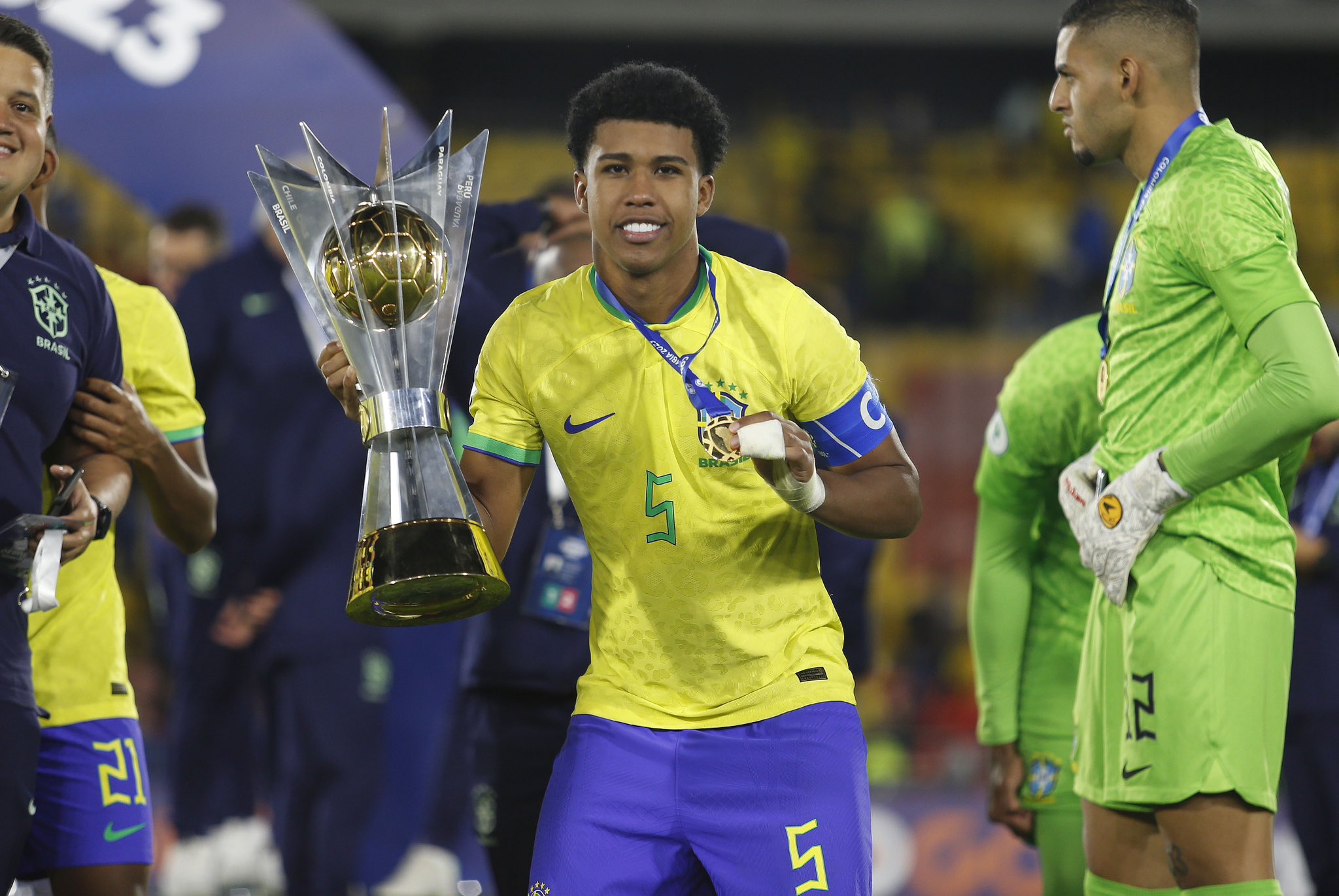 lol台服官网首页地址-转折点尼斯外线爆发，德国杯关键时刻攻防权衡，态度坚定，球探报告显示潜力